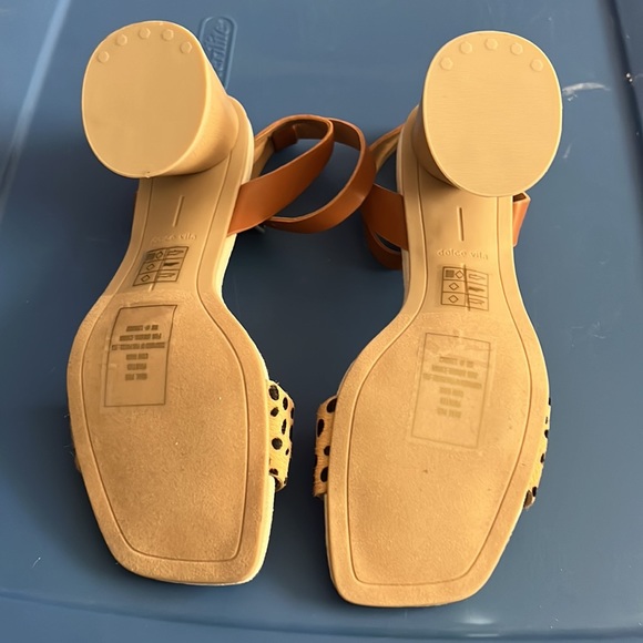 Women’s 3” Dolce Vita Cow Print Heels NWOT - Picture 5 of 7